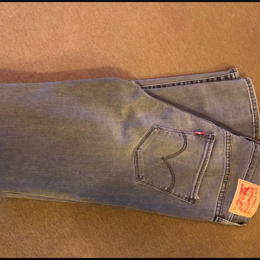 Levi’s Shaping Skinny